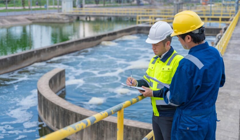 Environmental,Engineers,Work,At,Wastewater,Treatment,Plants,water,Supply,Engineering,Working